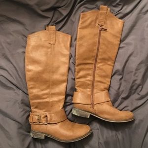 D2 women’s brown/tan knee boots